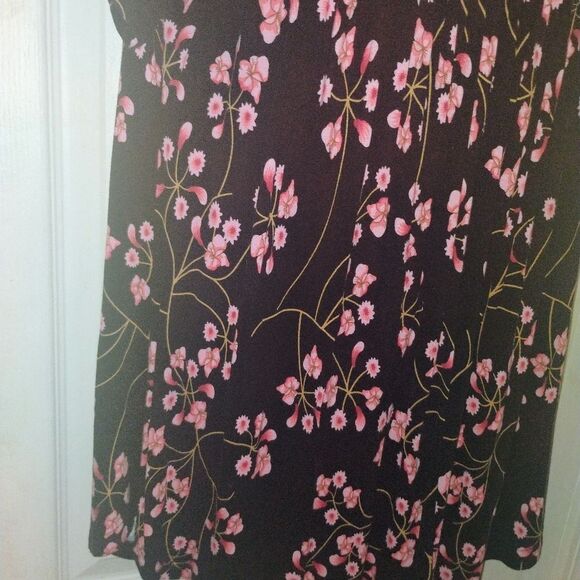 Pink and Black Ruffled Flutter Sleeve Tunic - Picture 5 of 12